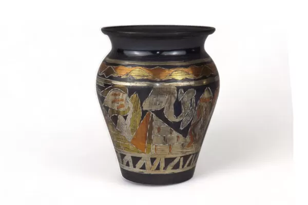 Vaso em Metal Trabalhado nas Tonalidades cobre, bronze, e dourado